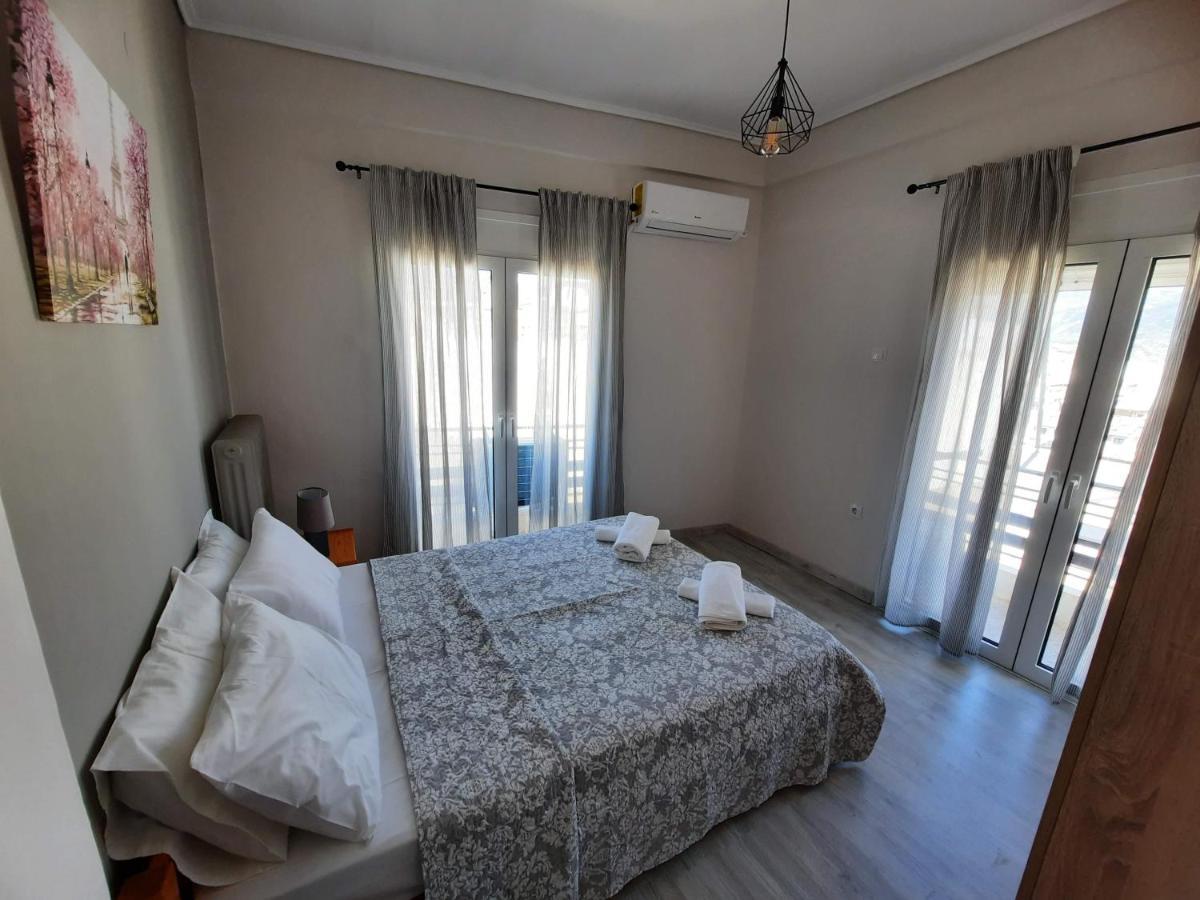 Cosy Apartment In The Heart Of The City Каламата Екстер'єр фото