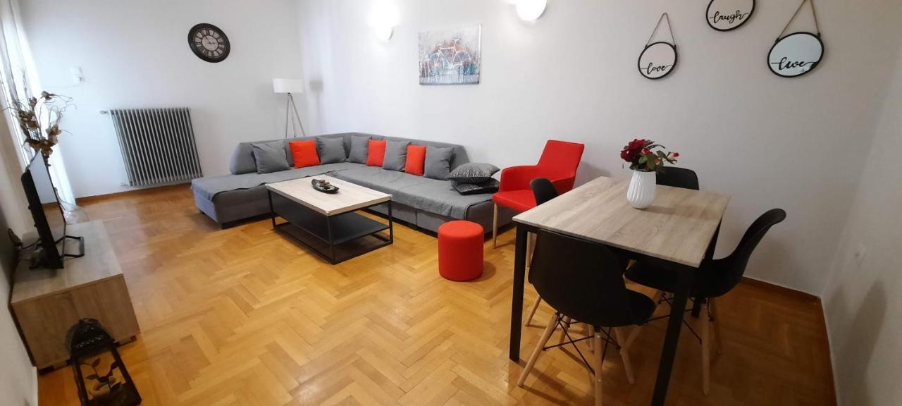 Cosy Apartment In The Heart Of The City Каламата Екстер'єр фото